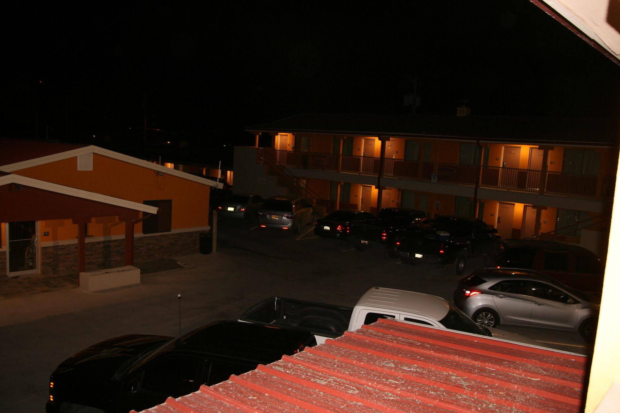 Budget Inn