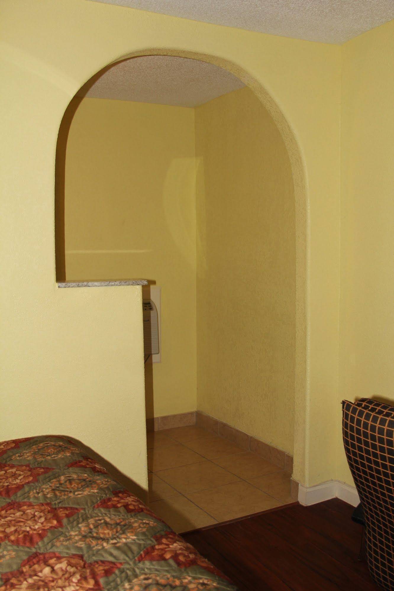 La Hacienda Inn