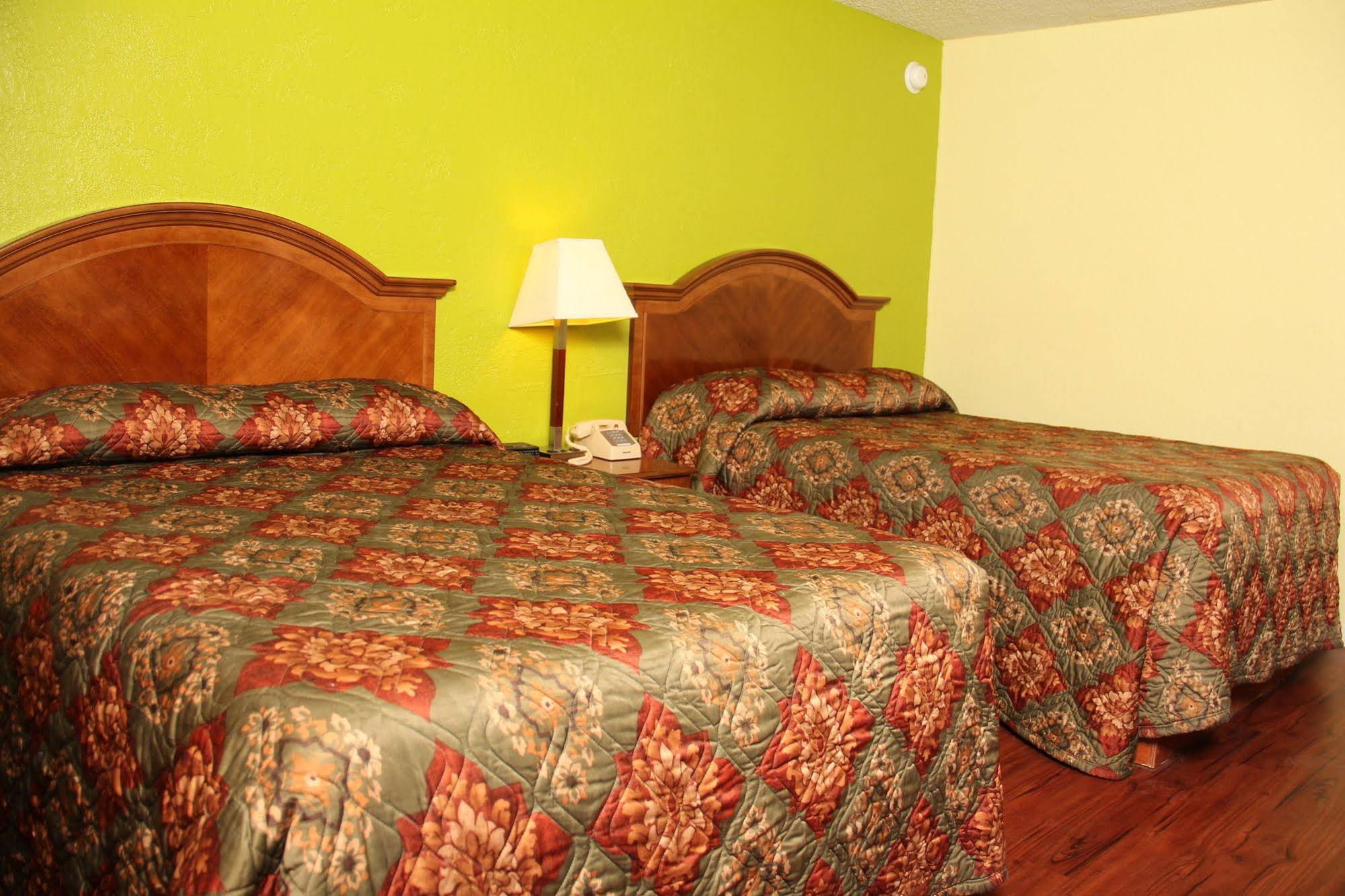 La Hacienda Inn