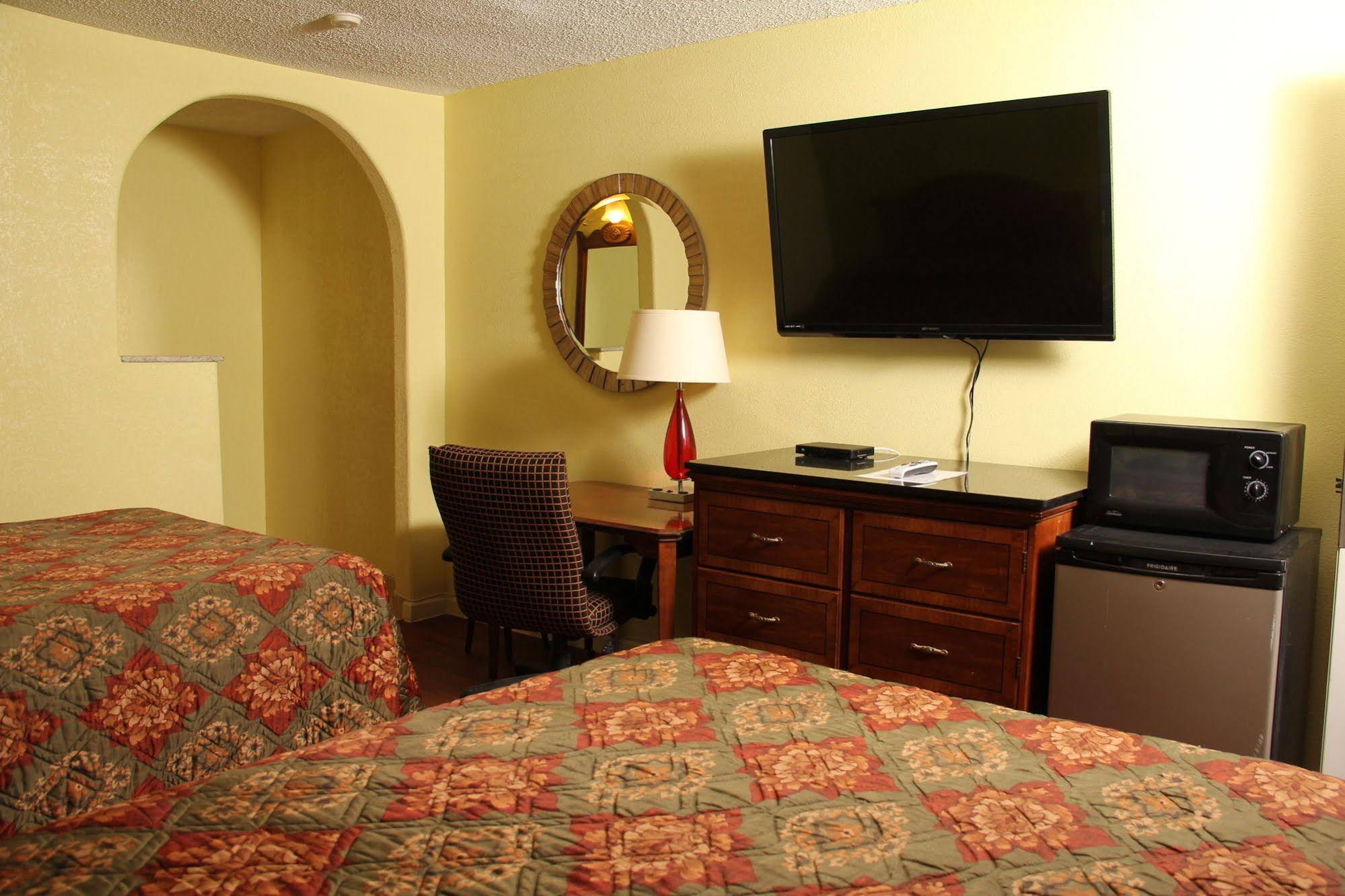 La Hacienda Inn