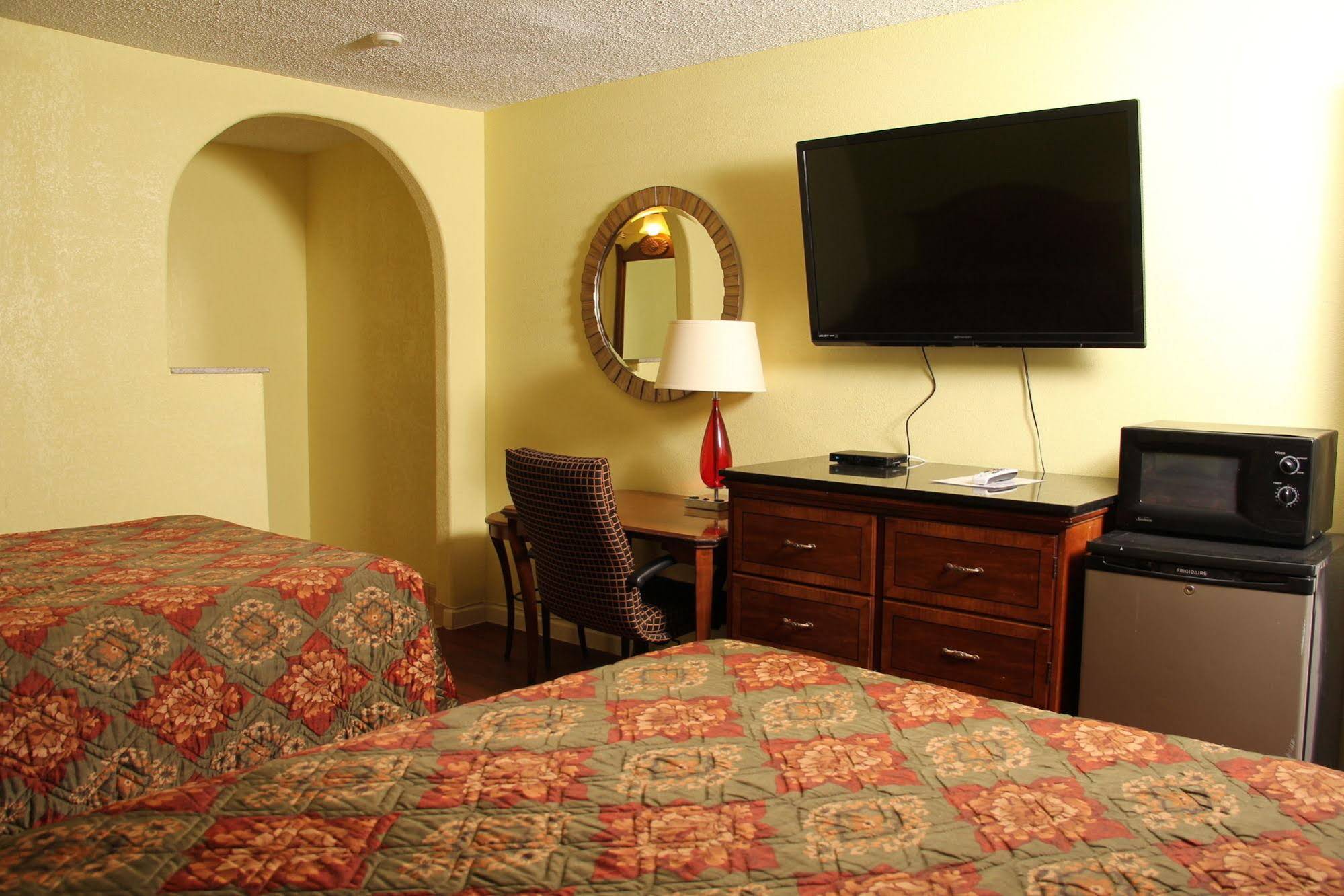 La Hacienda Inn