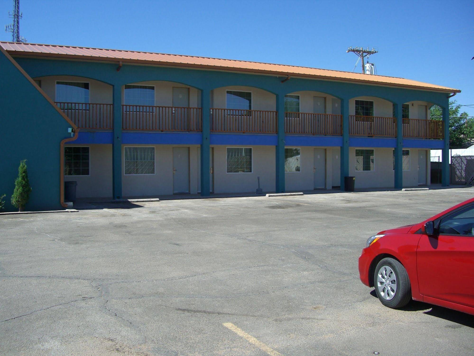 La Hacienda Inn