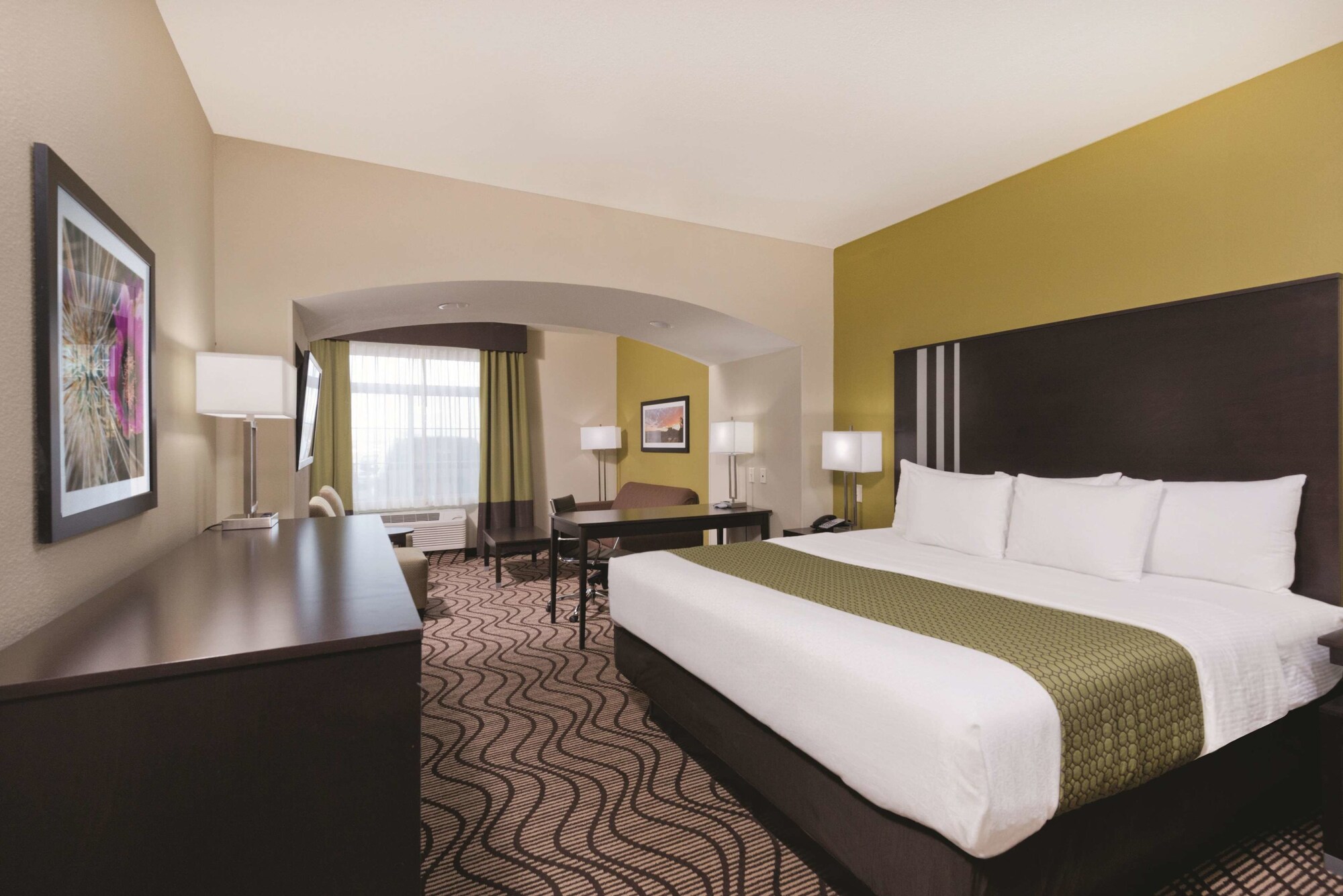La Quinta Inn & Suites by Wyndham Artesia