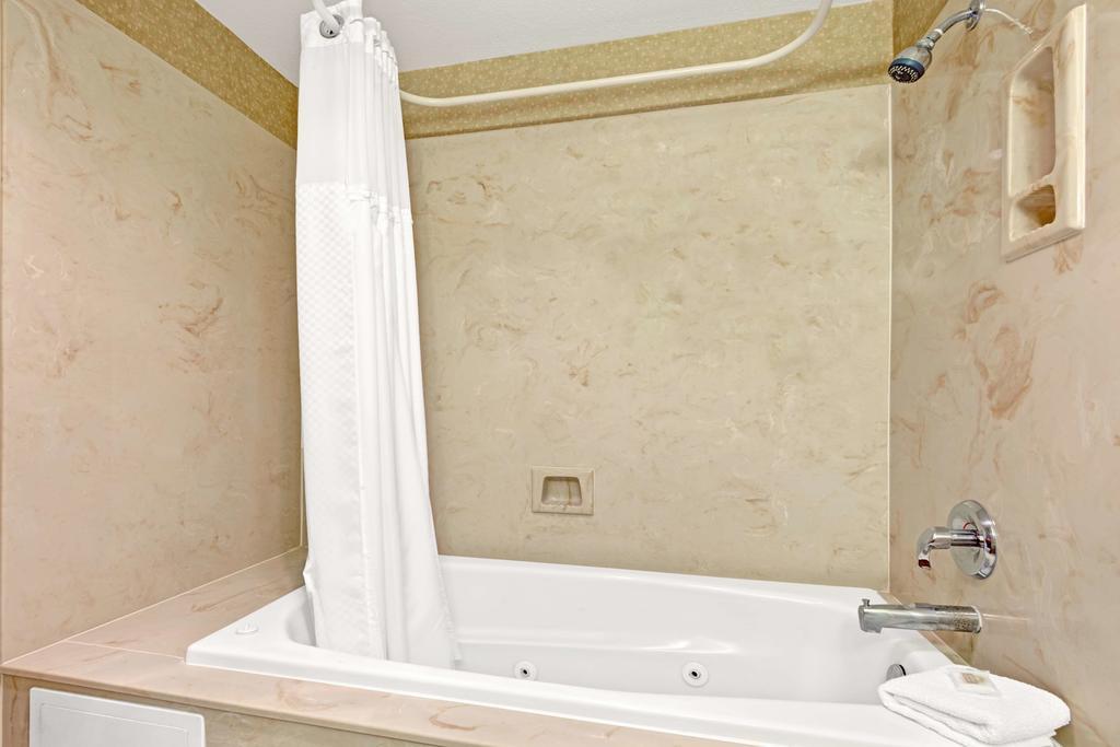 Days Inn by Wyndham Bernalillo