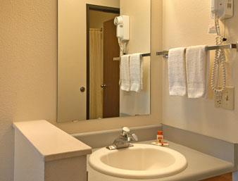 Super 8 by Wyndham Bloomfield