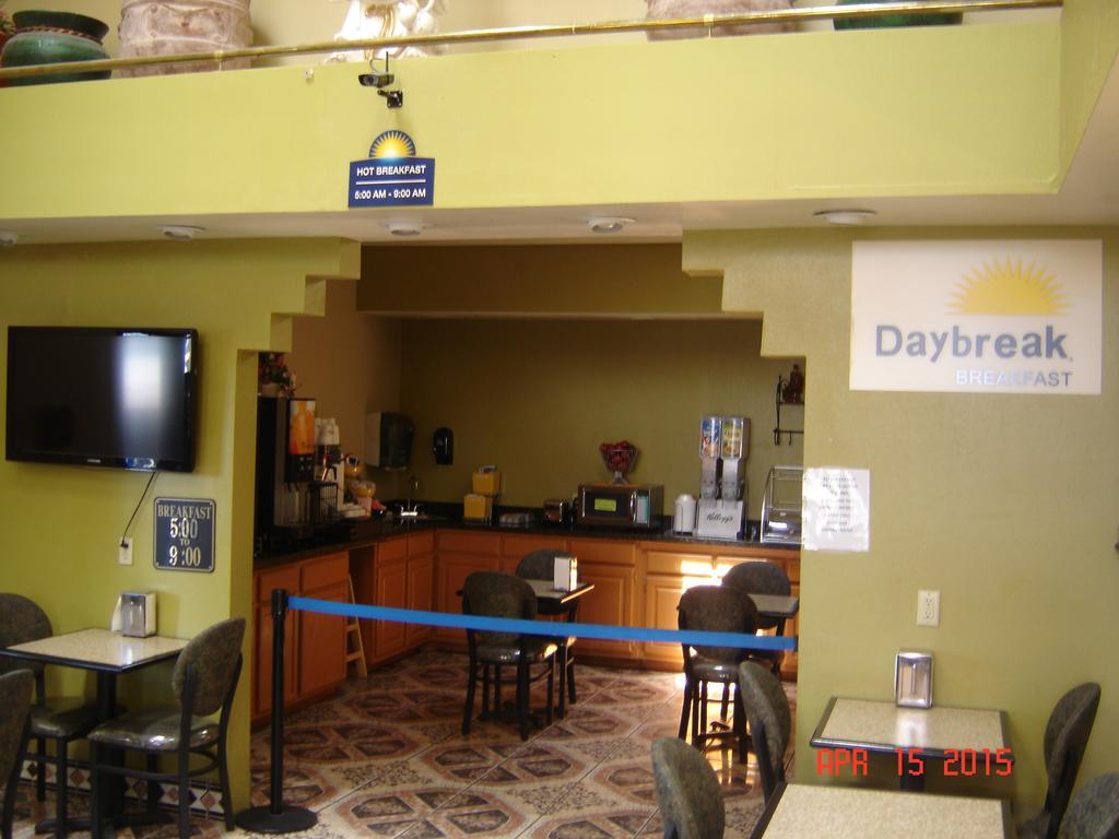 Days Inn by Wyndham Carlsbad