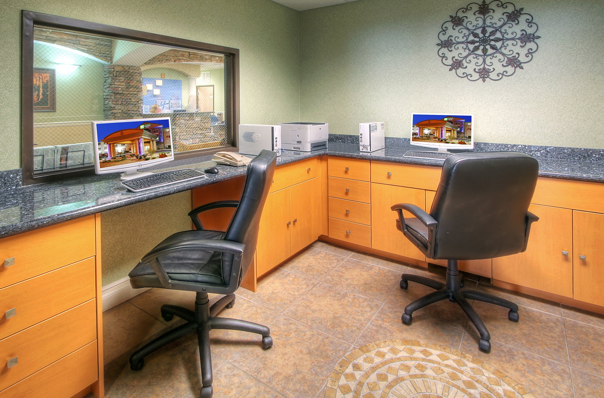 Holiday Inn Express Hotel & Suites Carlsbad