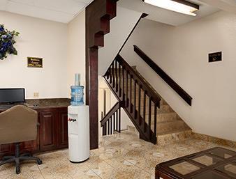 Super 8 by Wyndham Carlsbad