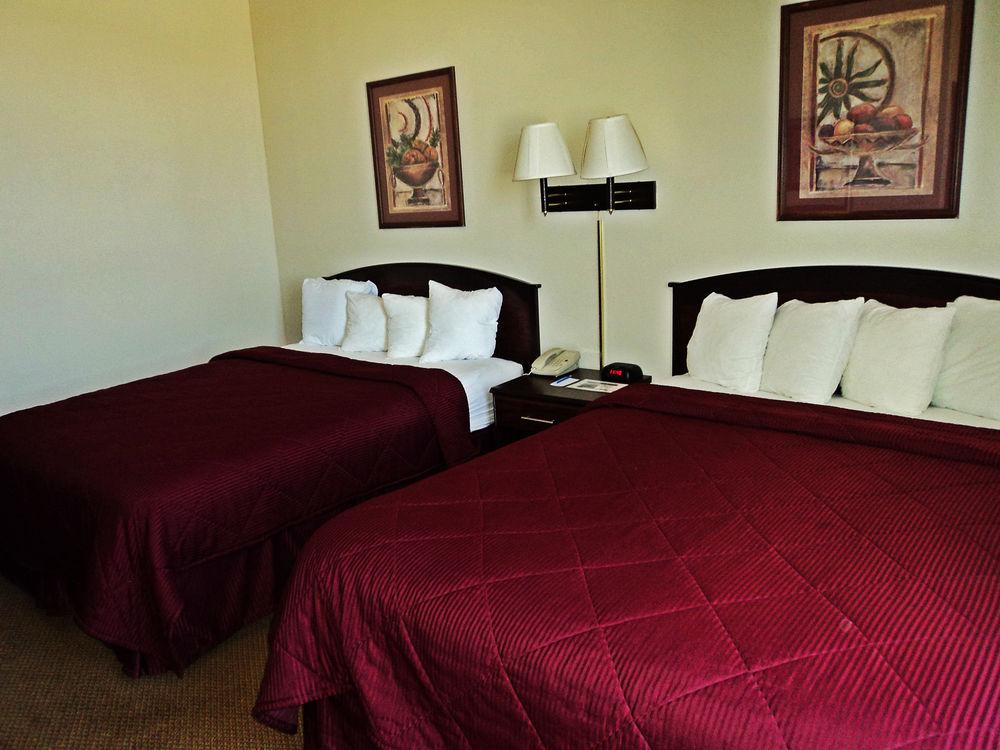 Travelodge by Wyndham Carlsbad NM