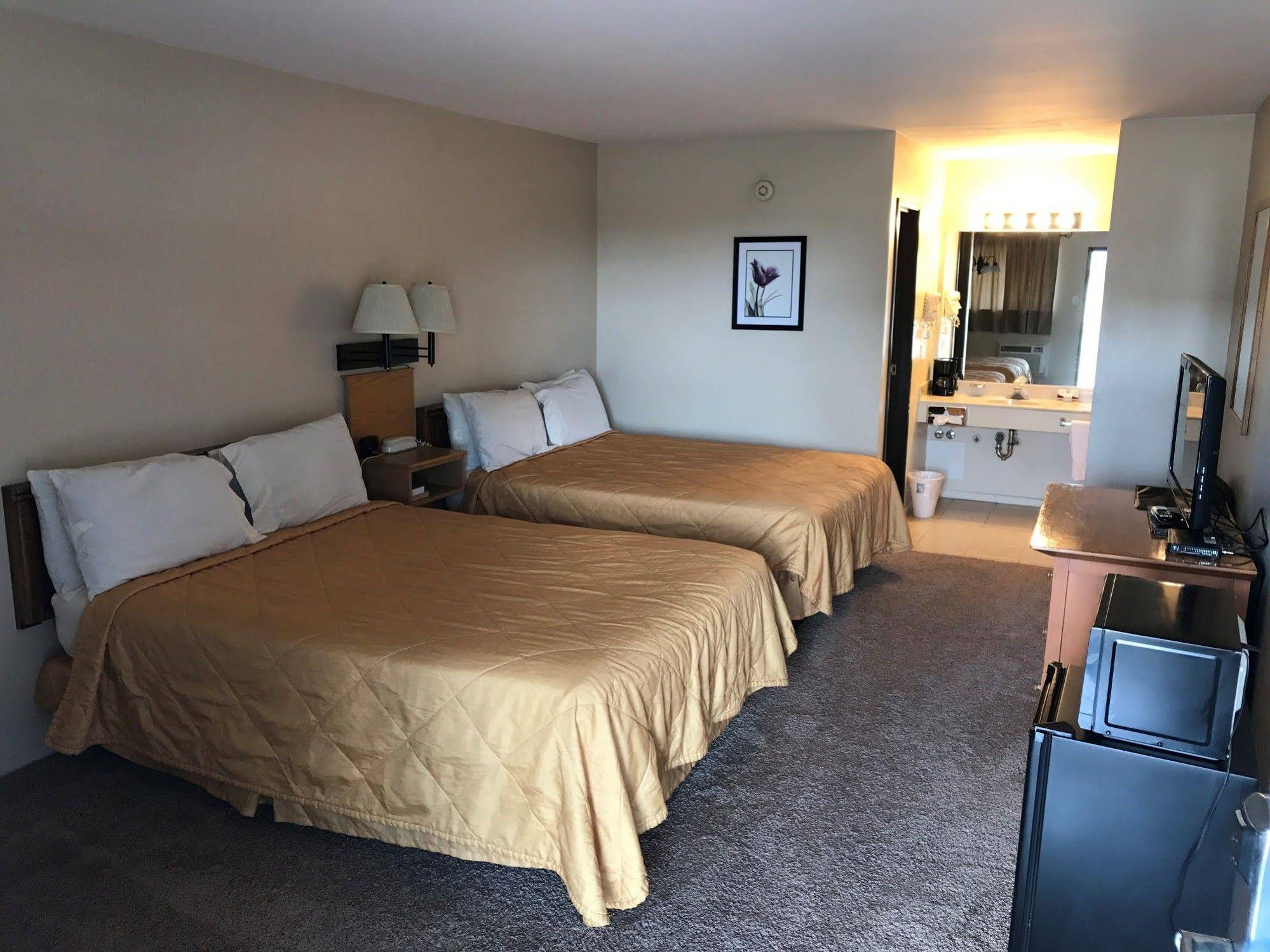 Four Winds Motel