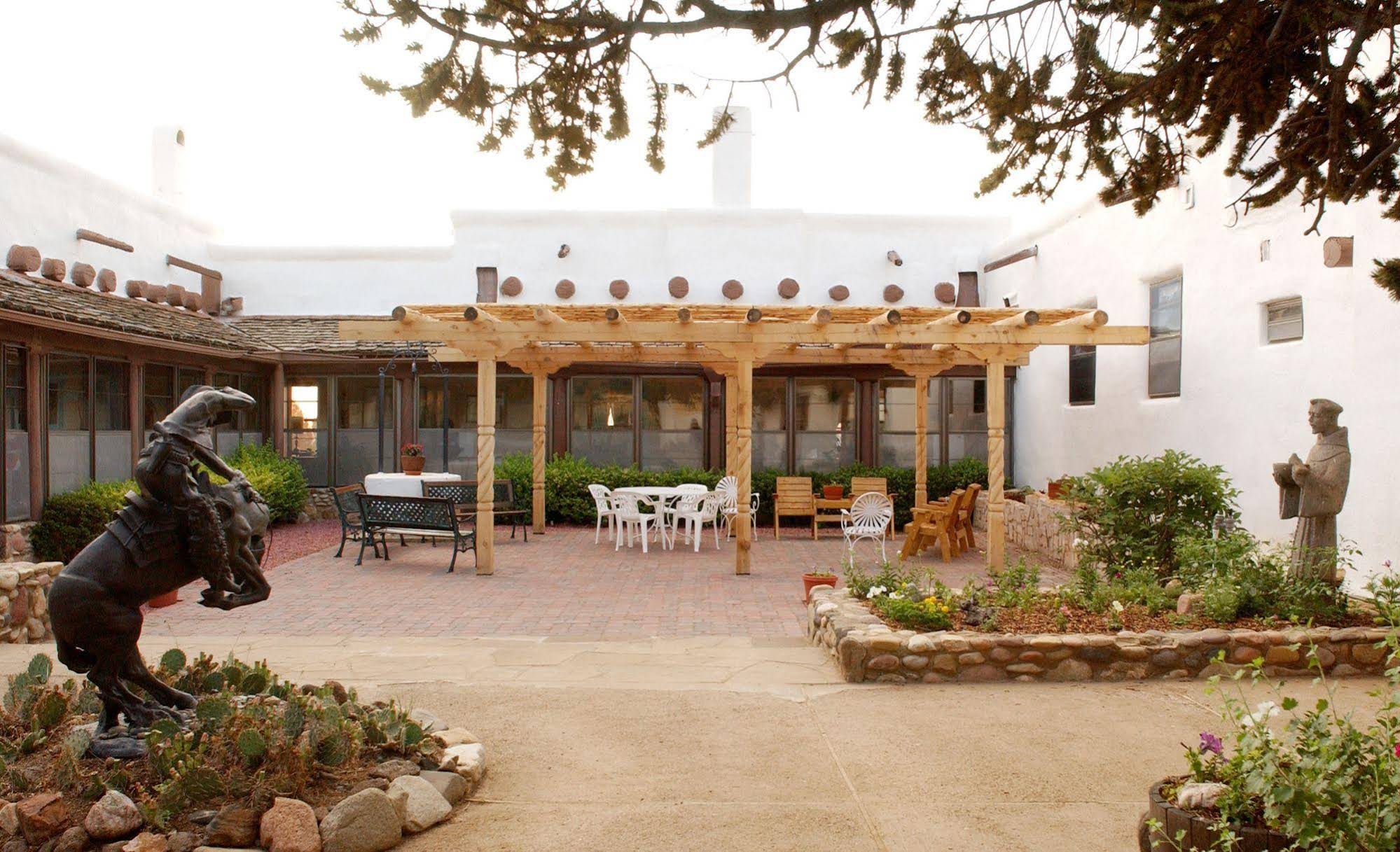 Casa del Gavilan Historic Inn