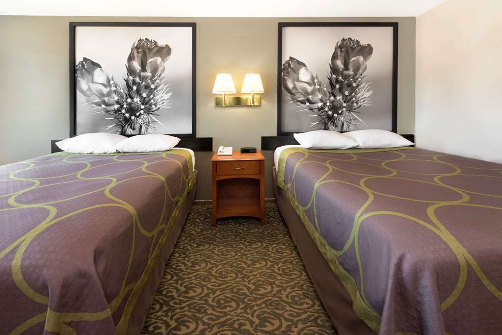 Super 8 by Wyndham Clayton