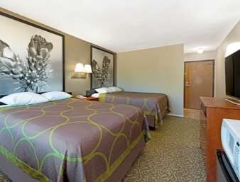 Super 8 by Wyndham Clayton