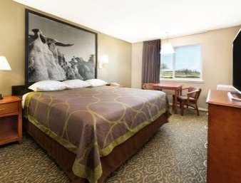 Super 8 by Wyndham Clayton