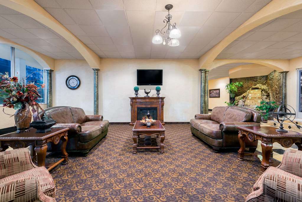 Days Inn & Suites by Wyndham Clovis