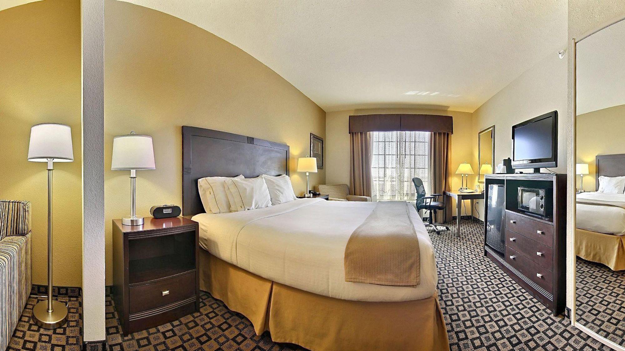 Holiday Inn Express Hotel & Suites Clovis