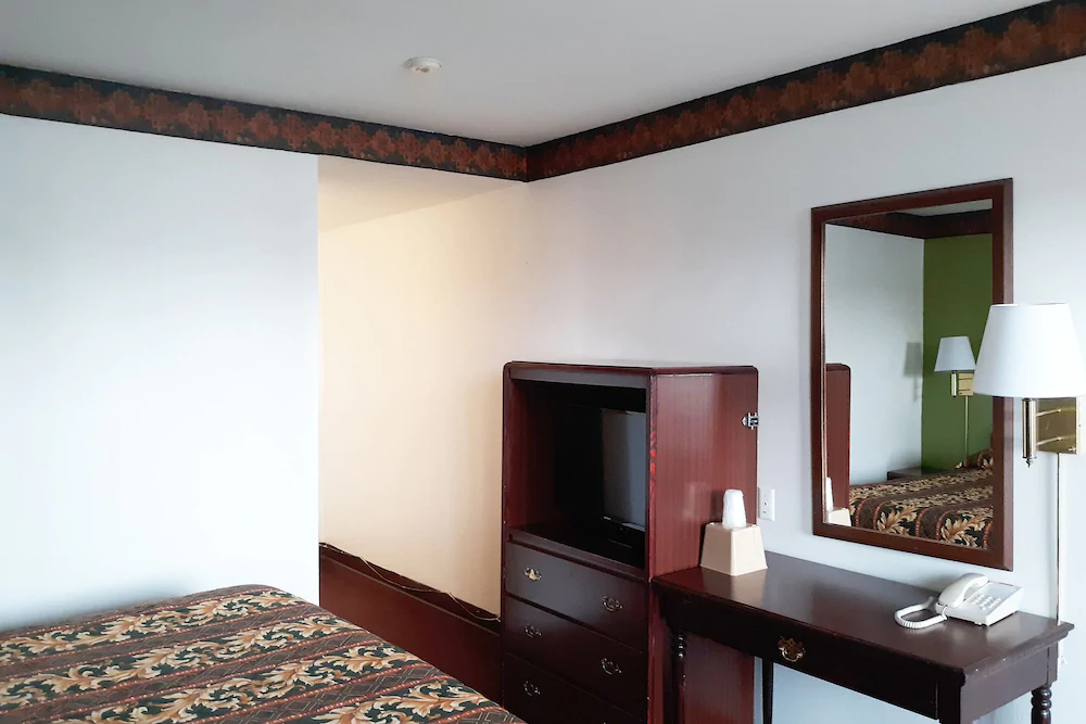 Hotel Kings at Clovis by OYO Rooms