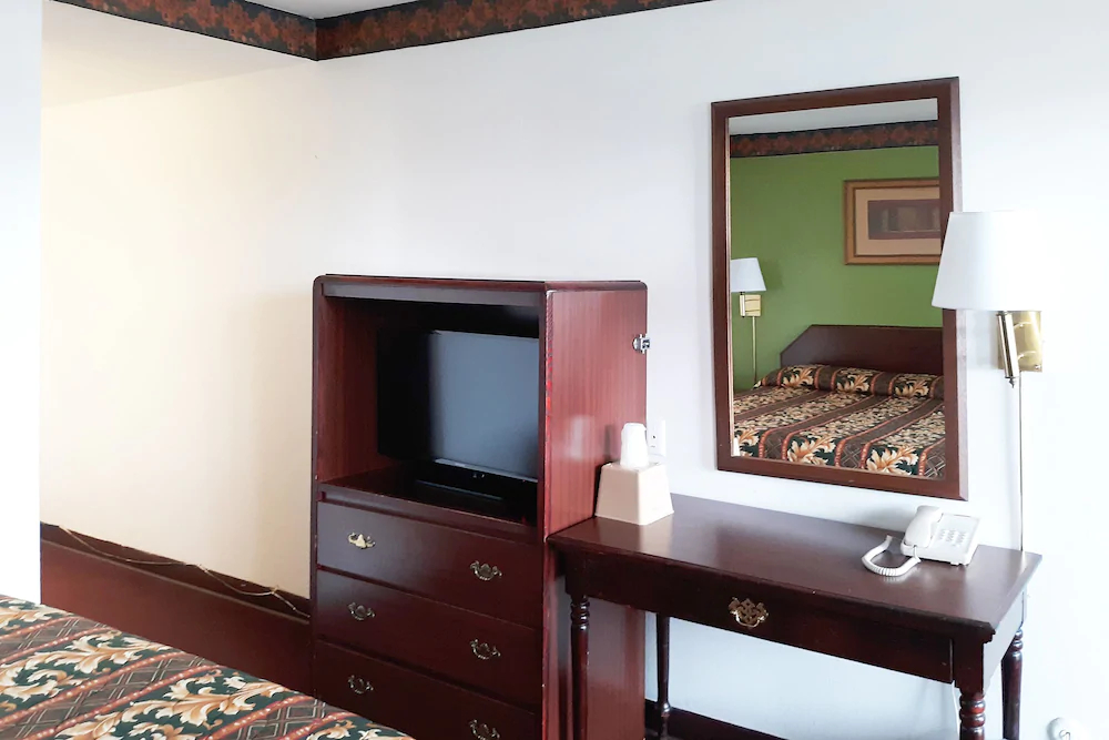 Hotel Kings at Clovis by OYO Rooms