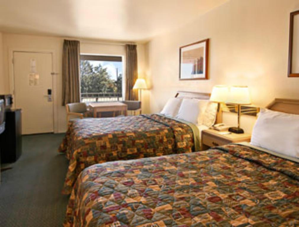 Days Inn by Wyndham Deming