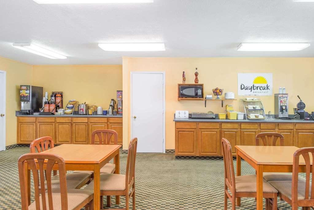 Days Inn by Wyndham Deming