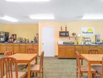 Days Inn by Wyndham Deming
