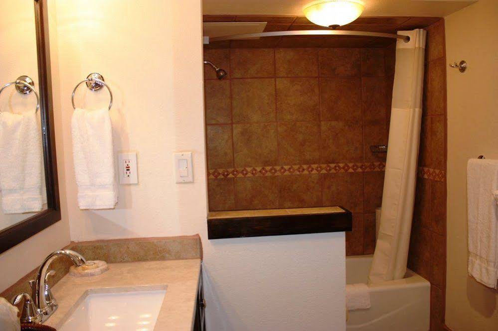 Elephant Butte Inn & Spa