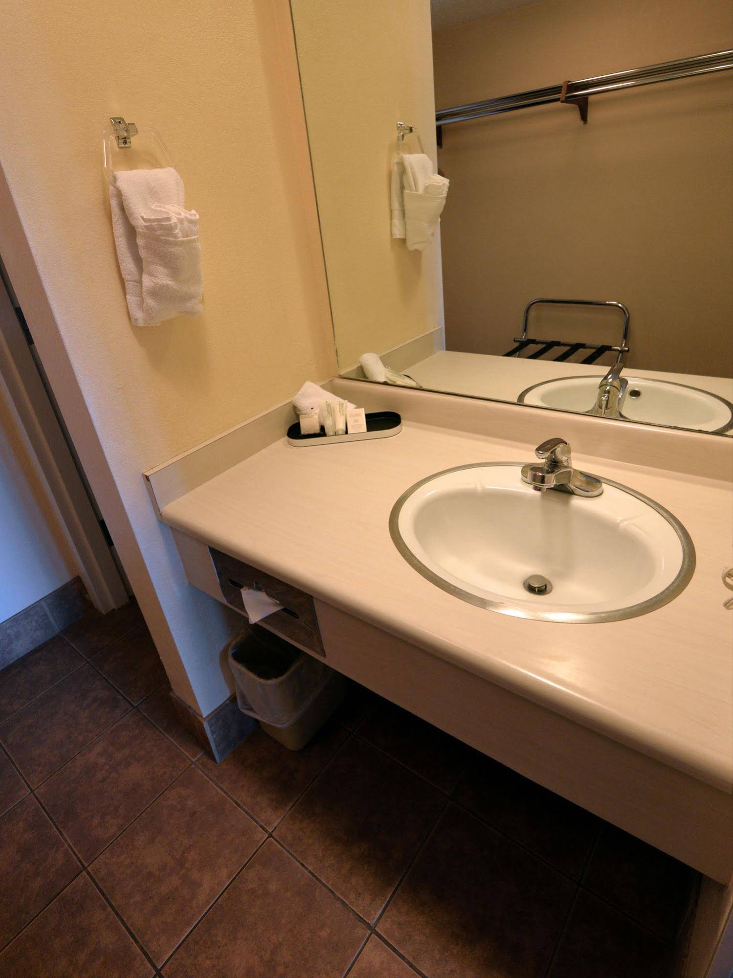 Elephant Butte Inn & Spa