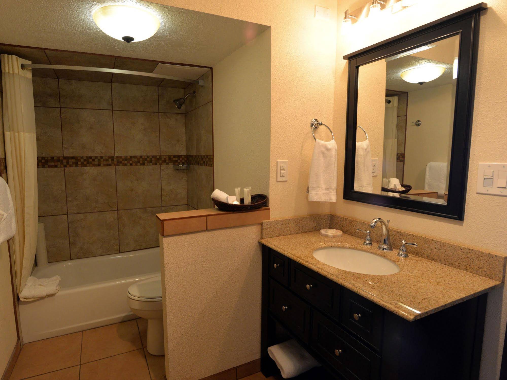 Elephant Butte Inn & Spa