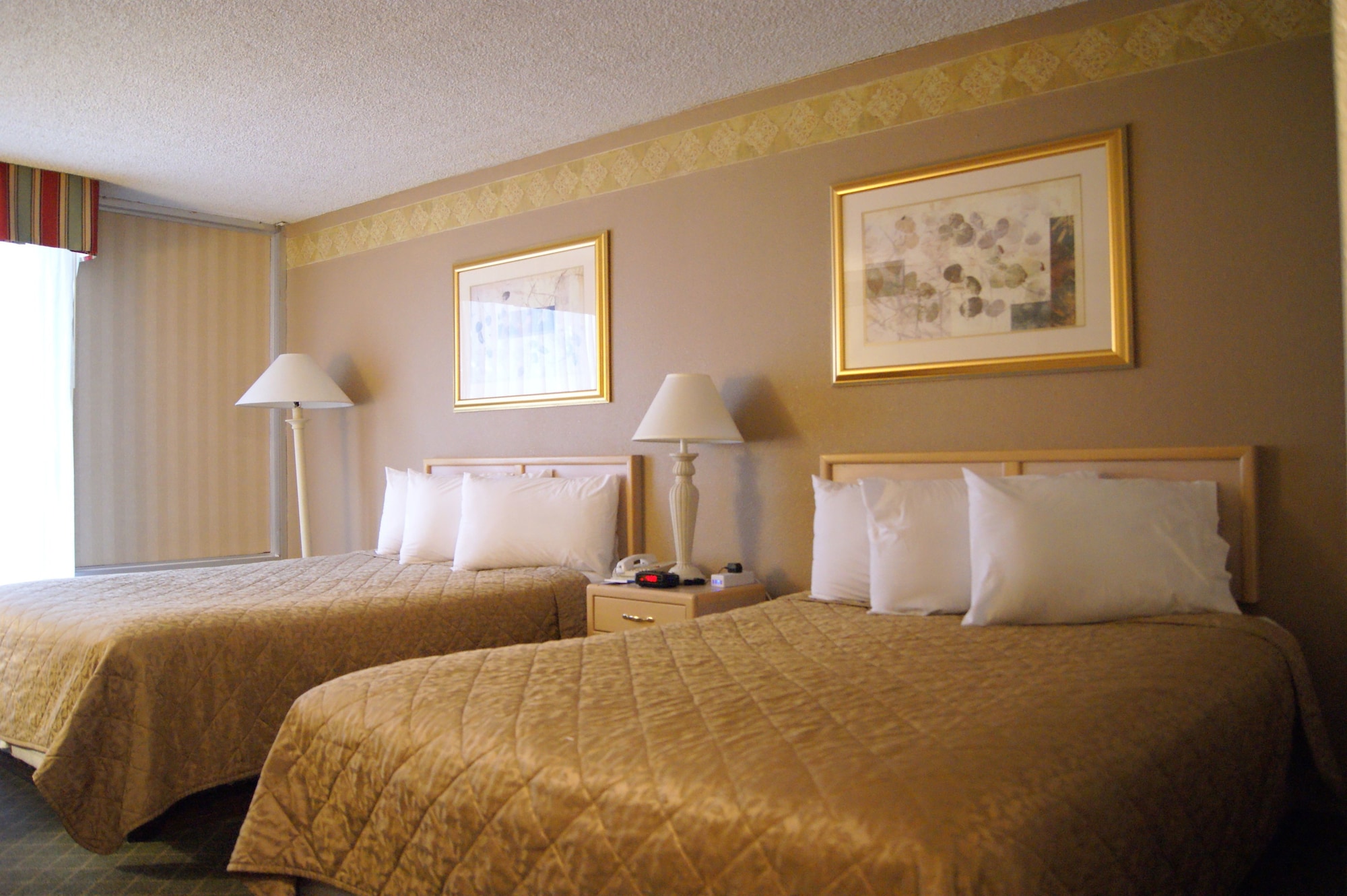 Brentwood Inn & Garden