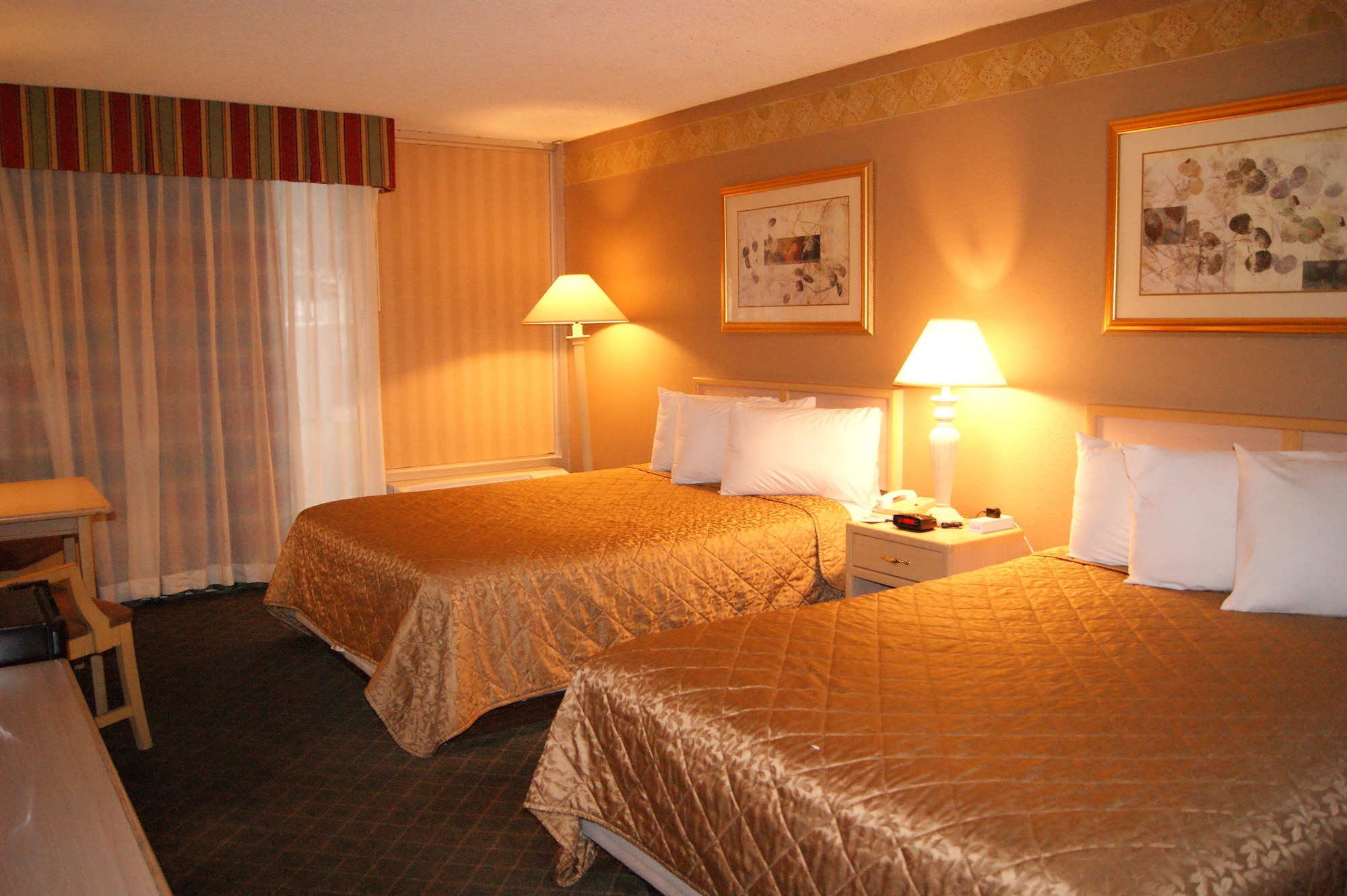 Brentwood Inn & Garden