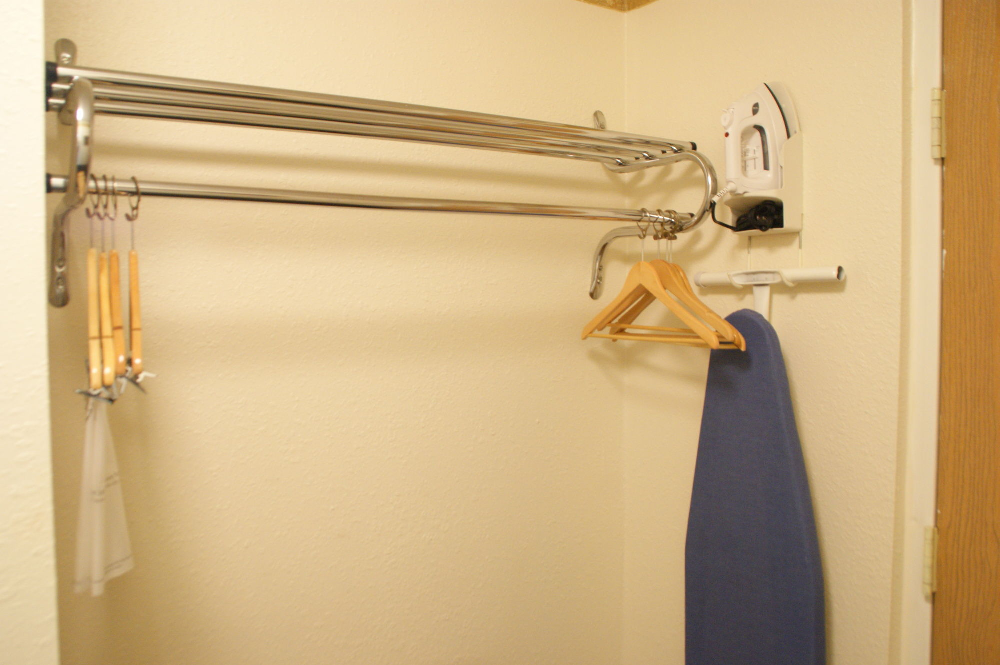 Brentwood Inn & Garden