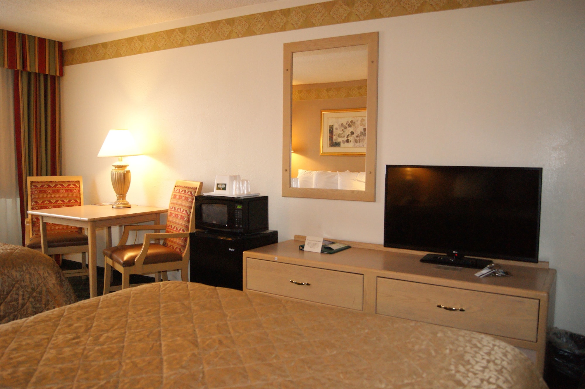 Brentwood Inn & Garden