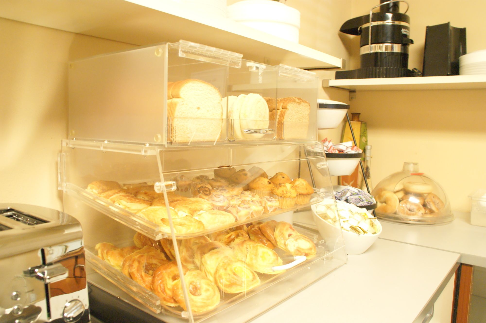 Brentwood Inn & Garden