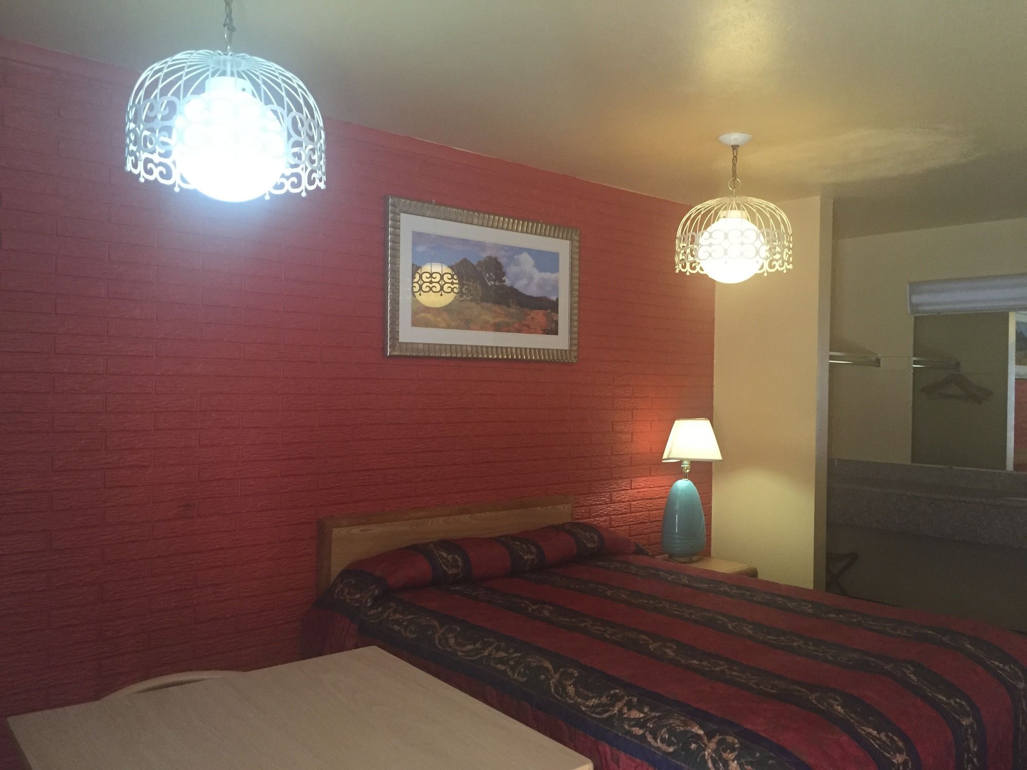 Economy Inn Farmington
