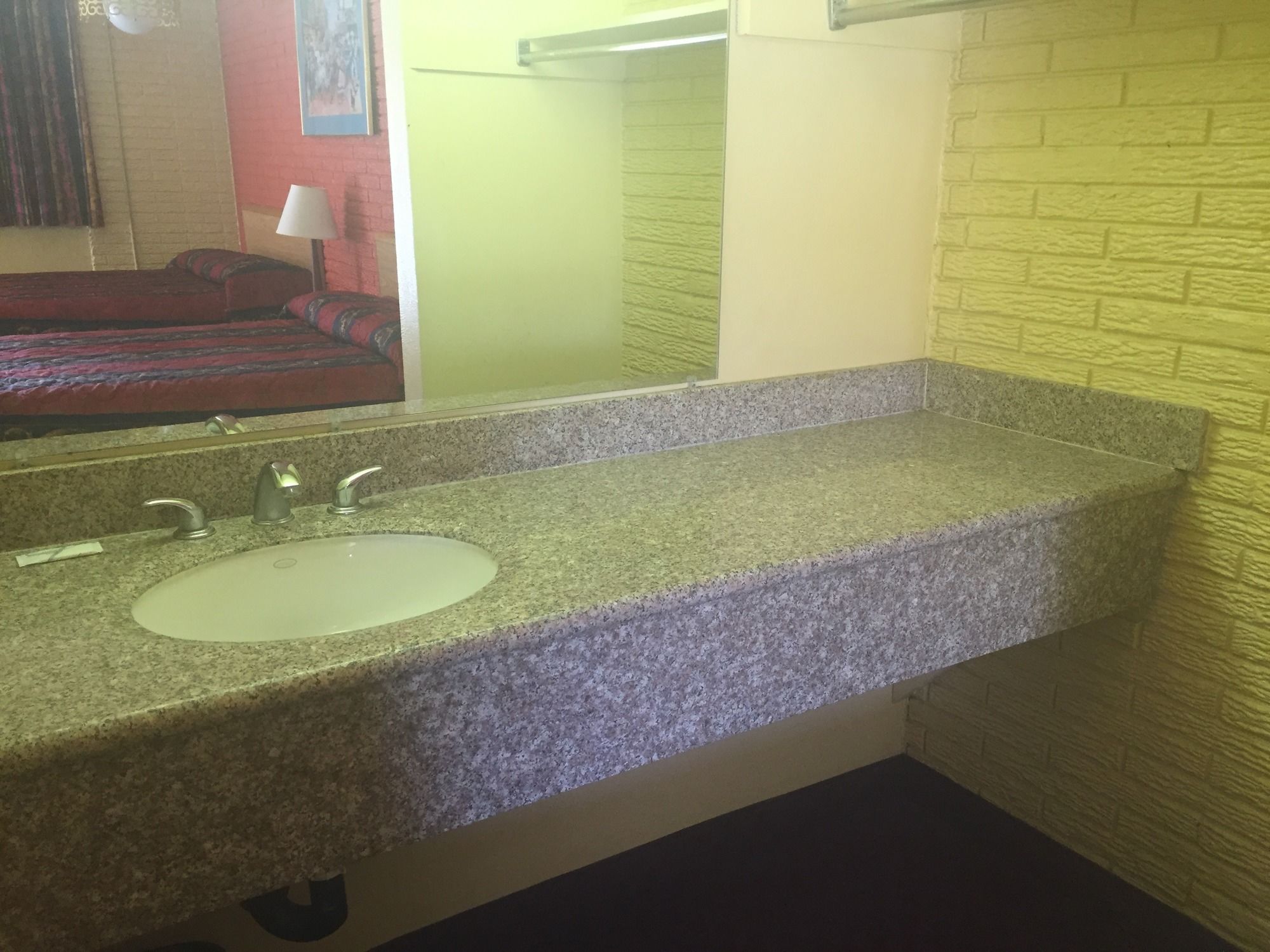 Economy Inn Farmington
