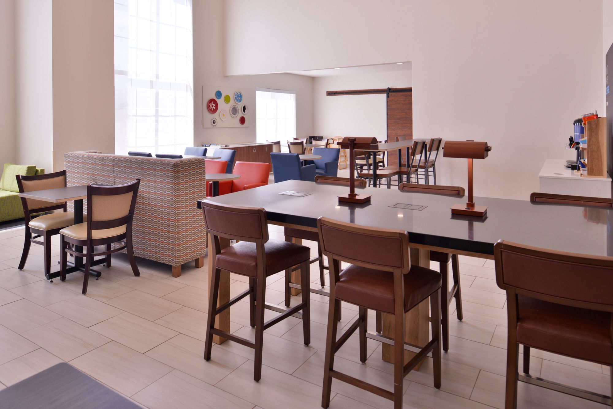 Holiday Inn Express & Suites Farmington Bloomfield