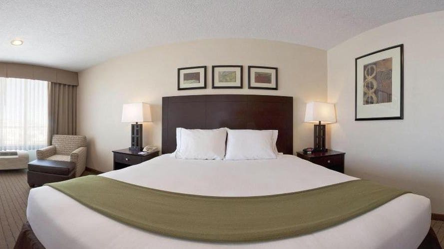 Holiday Inn Express Hotel & Suites Grants - Milan
