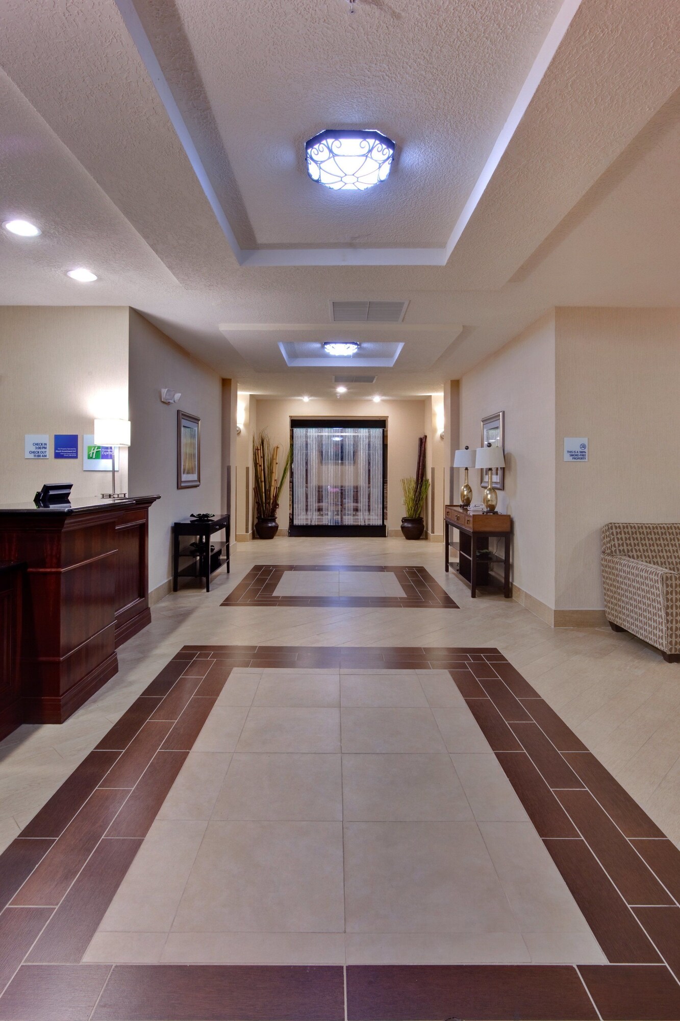 Holiday Inn Express Hotel & Suites Grants - Milan