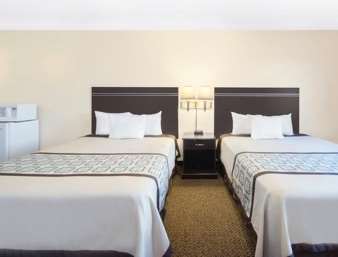 Days Inn by Wyndham Hobbs