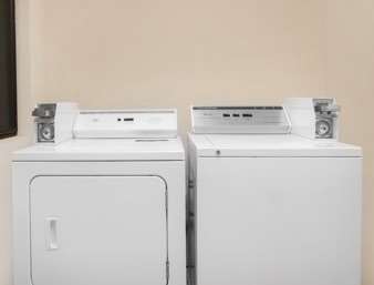 Days Inn by Wyndham Hobbs