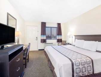 Days Inn by Wyndham Hobbs