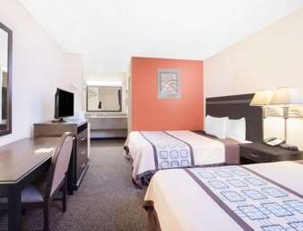 Days Inn by Wyndham Hobbs