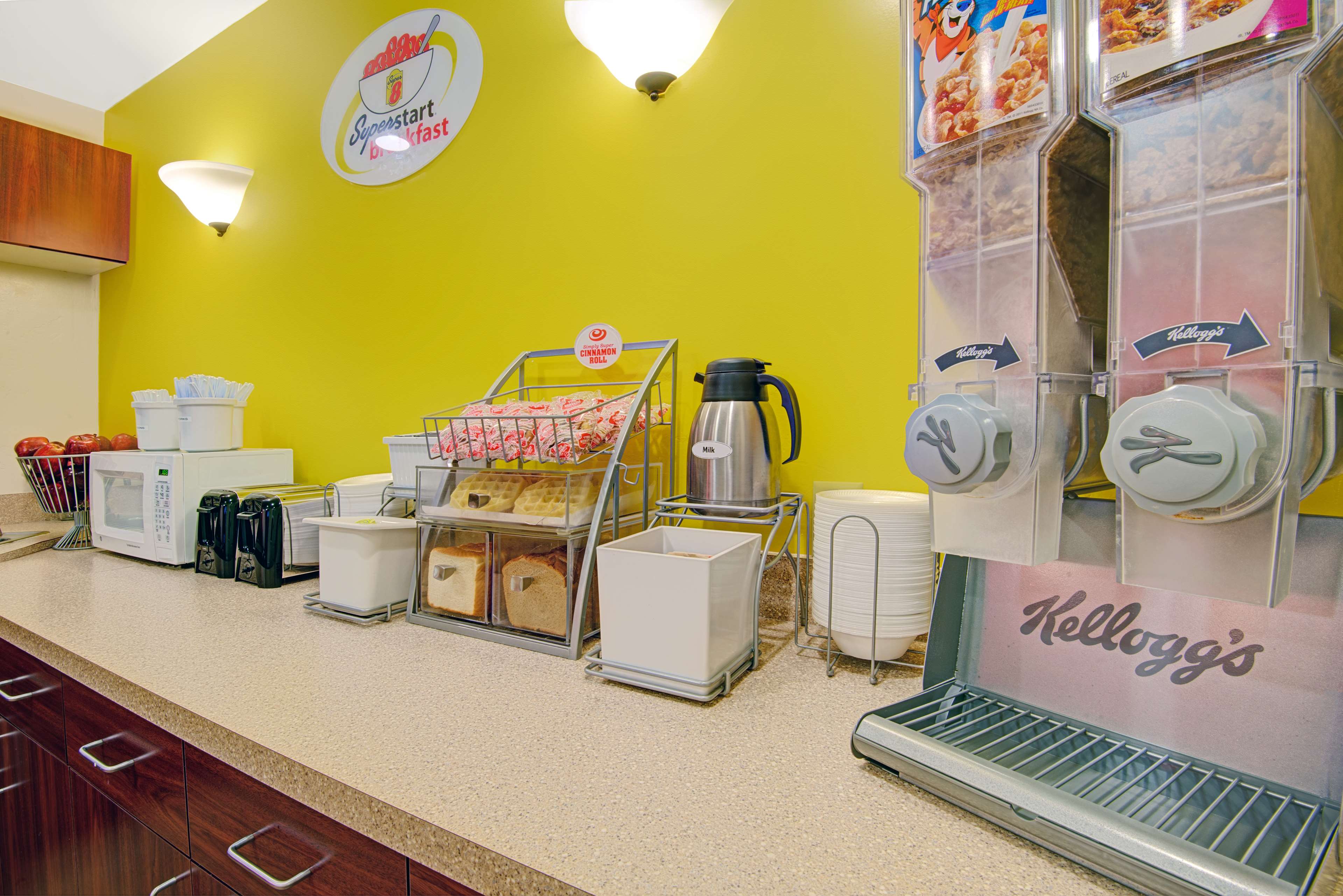 Super 8 by Wyndham Las Cruces/La Posada Lane