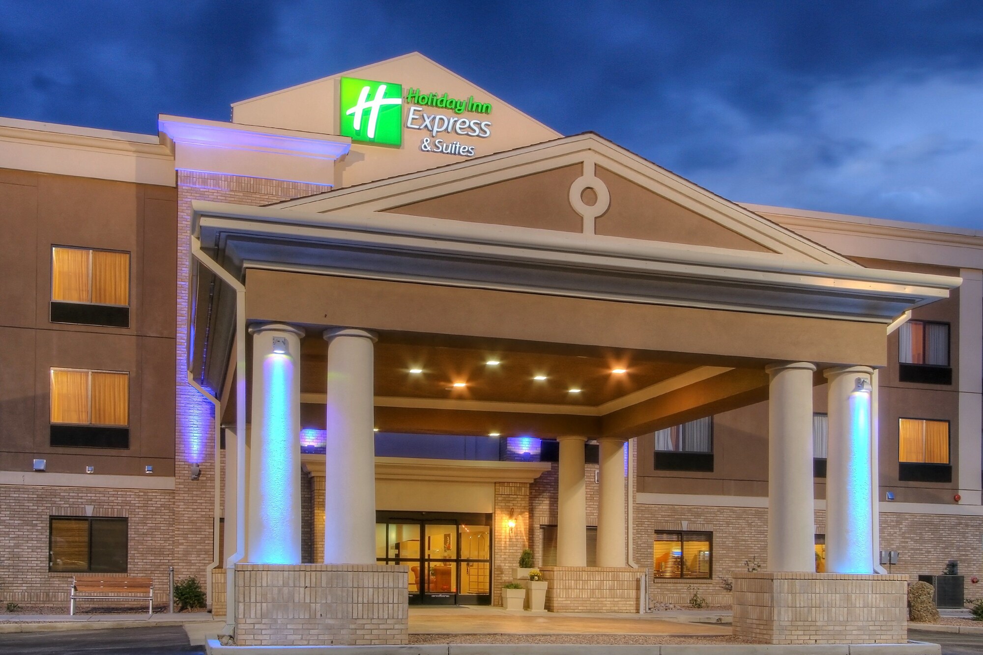 Holiday Inn Express & Suites Las Vegas