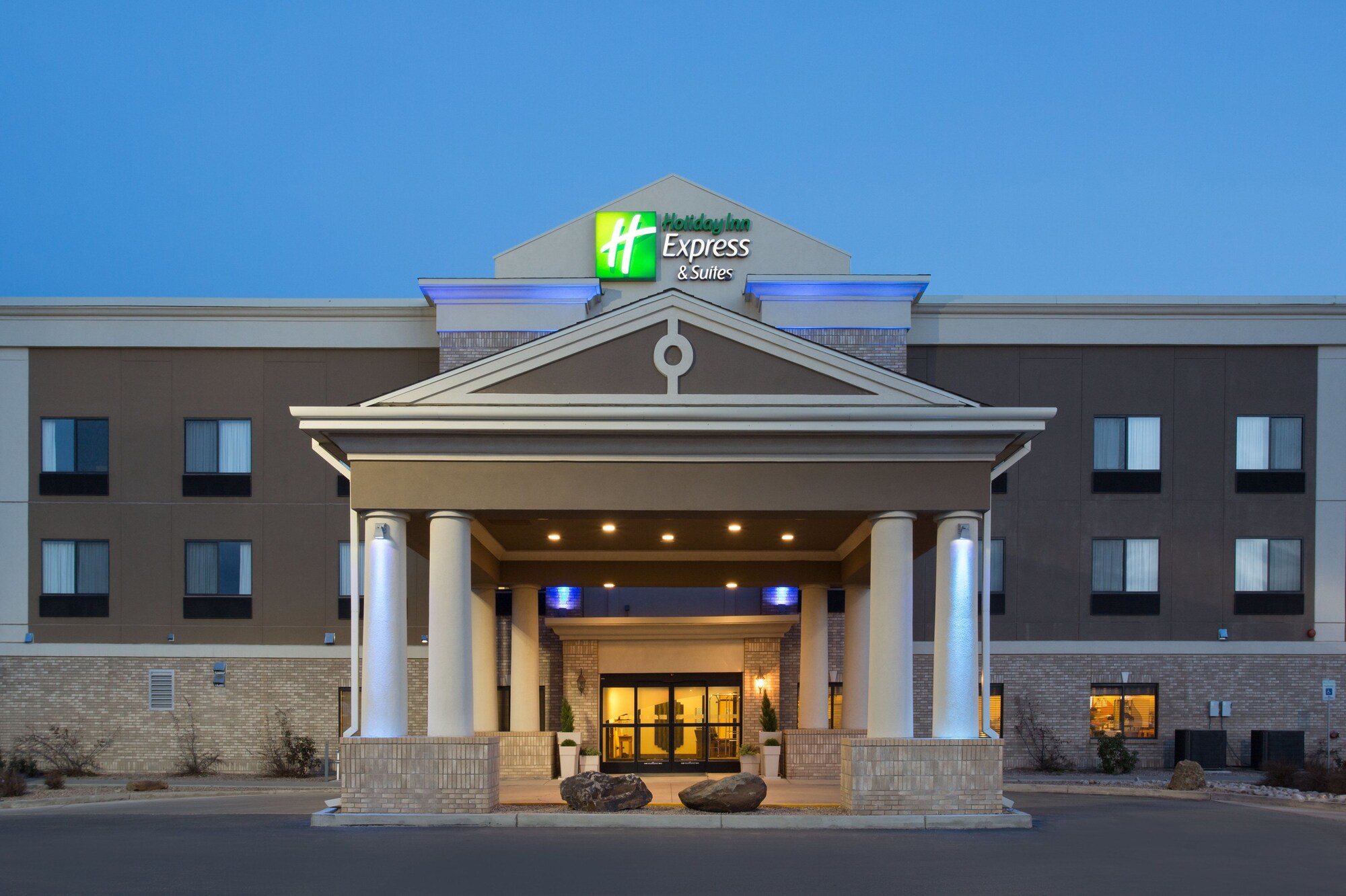 Holiday Inn Express & Suites Las Vegas