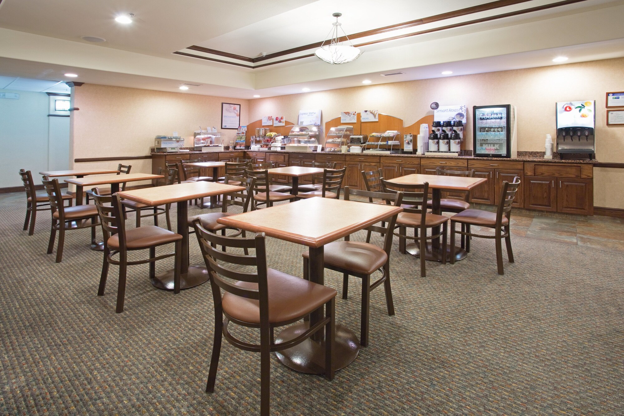 Holiday Inn Express & Suites Las Vegas