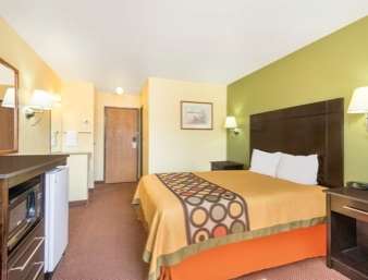 Super 8 by Wyndham Moriarty