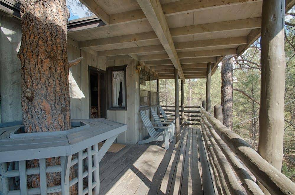 Bear Creek Motel And Cabins