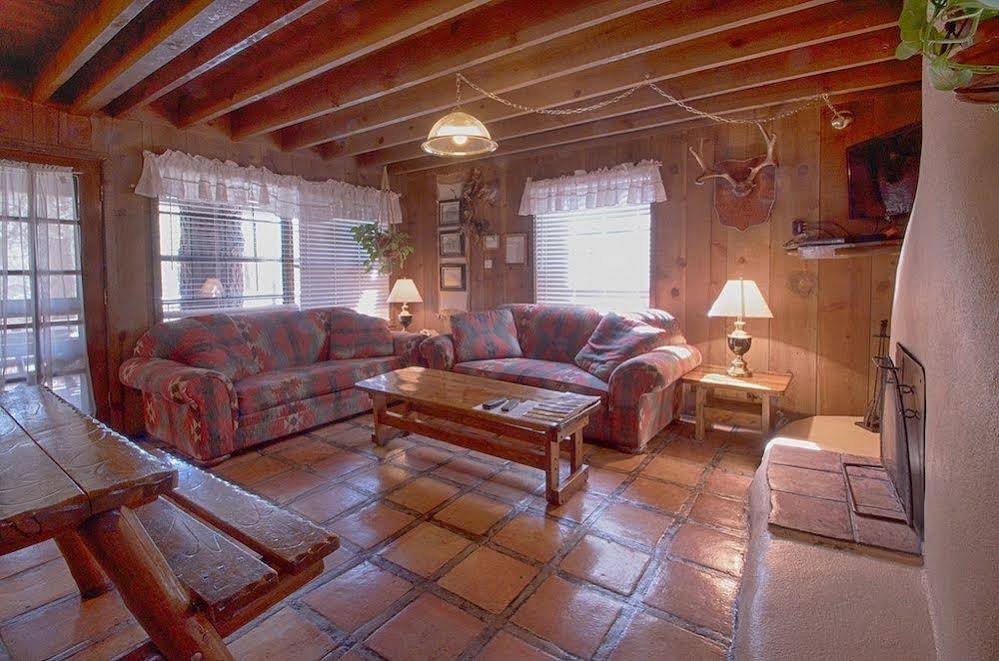 Bear Creek Motel And Cabins