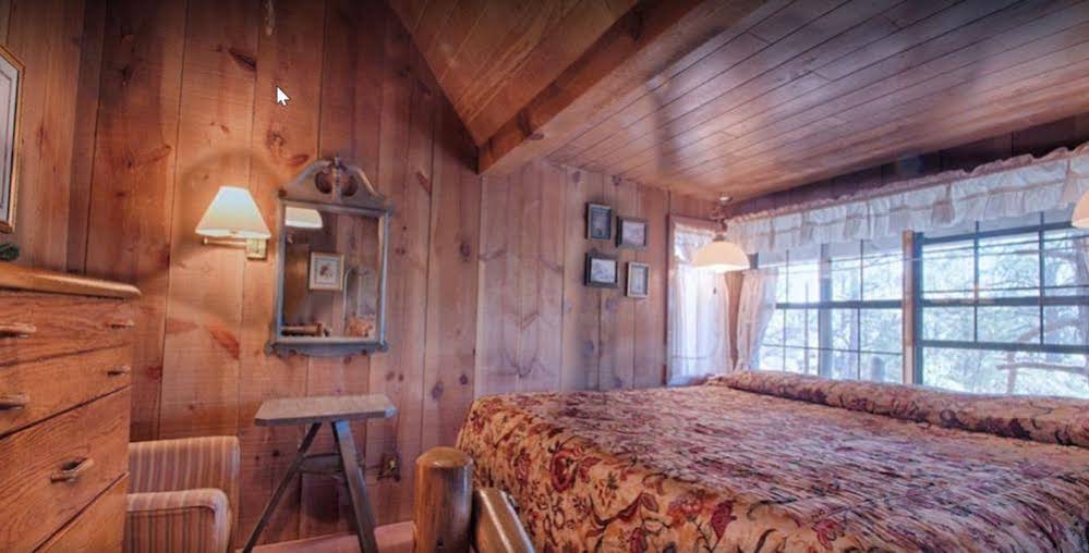 Bear Creek Motel And Cabins